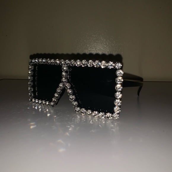 Women’s Sunglasses - Picture 1 of 1